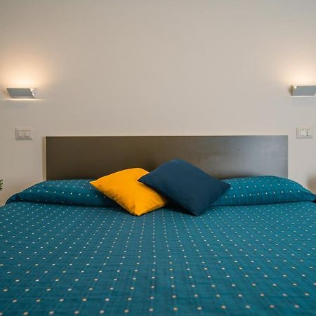 Hub Ferroviario - 12 Posti Letto Per Il Tuo Gruppo A Napoli Con Wifi E Netflix Bed and Breakfast Εξωτερικό φωτογραφία
