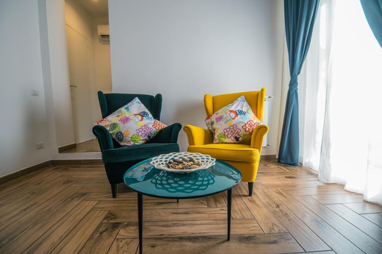 Hub Ferroviario - 12 Posti Letto Per Il Tuo Gruppo A Napoli Con Wifi E Netflix Bed and Breakfast Εξωτερικό φωτογραφία