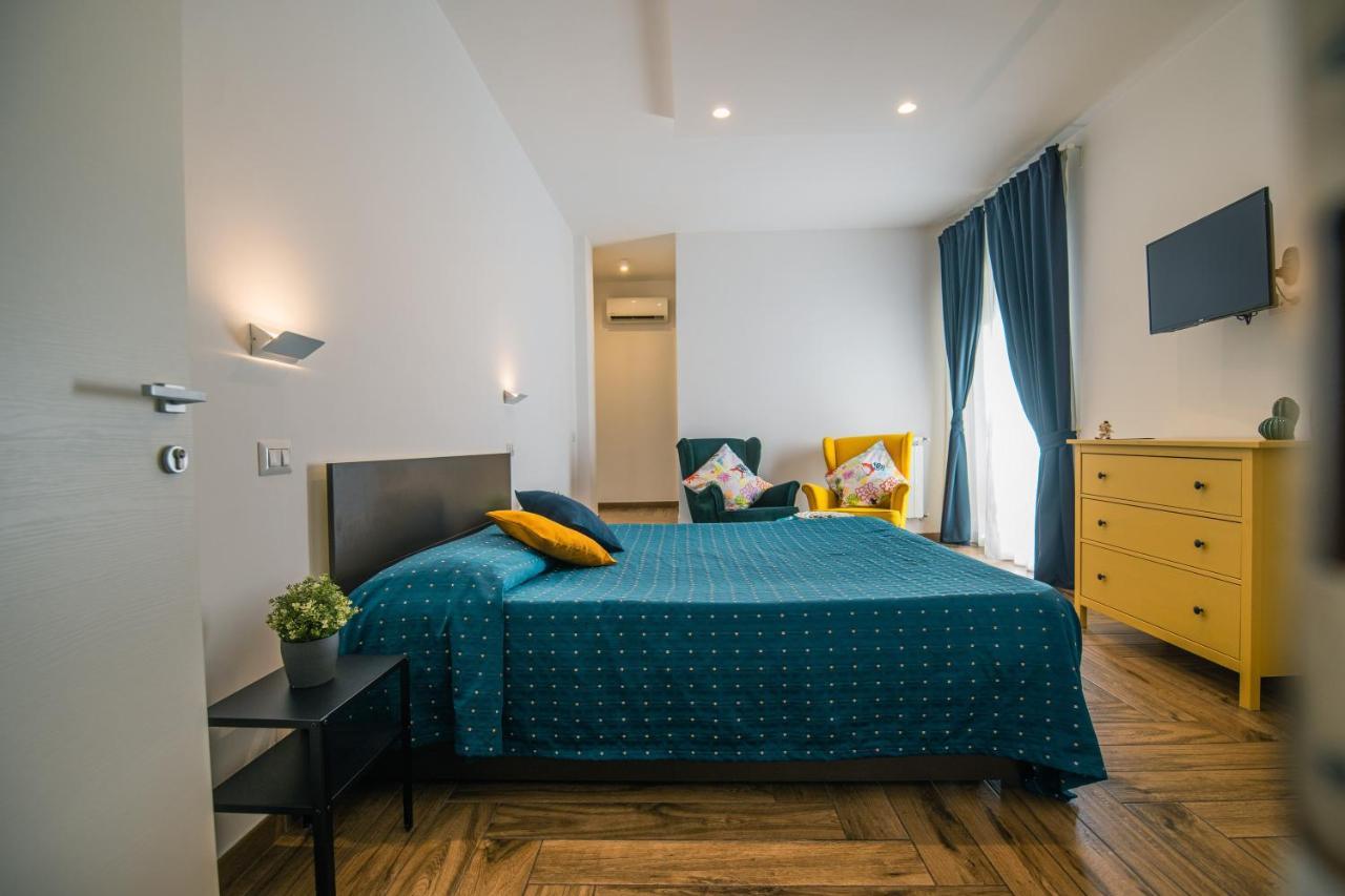Hub Ferroviario - 12 Posti Letto Per Il Tuo Gruppo A Napoli Con Wifi E Netflix Bed and Breakfast Εξωτερικό φωτογραφία