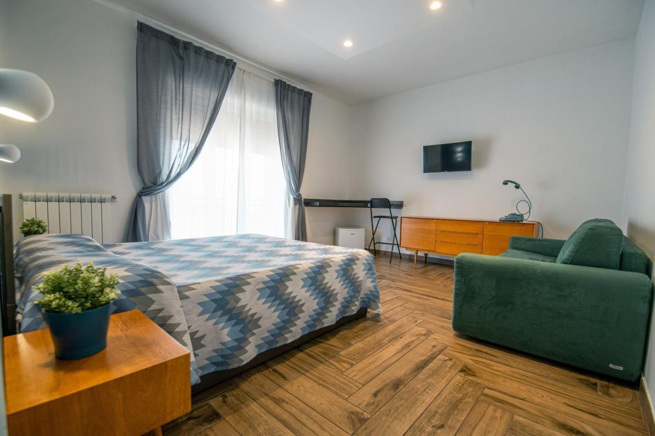 Hub Ferroviario - 12 Posti Letto Per Il Tuo Gruppo A Napoli Con Wifi E Netflix Bed and Breakfast Εξωτερικό φωτογραφία