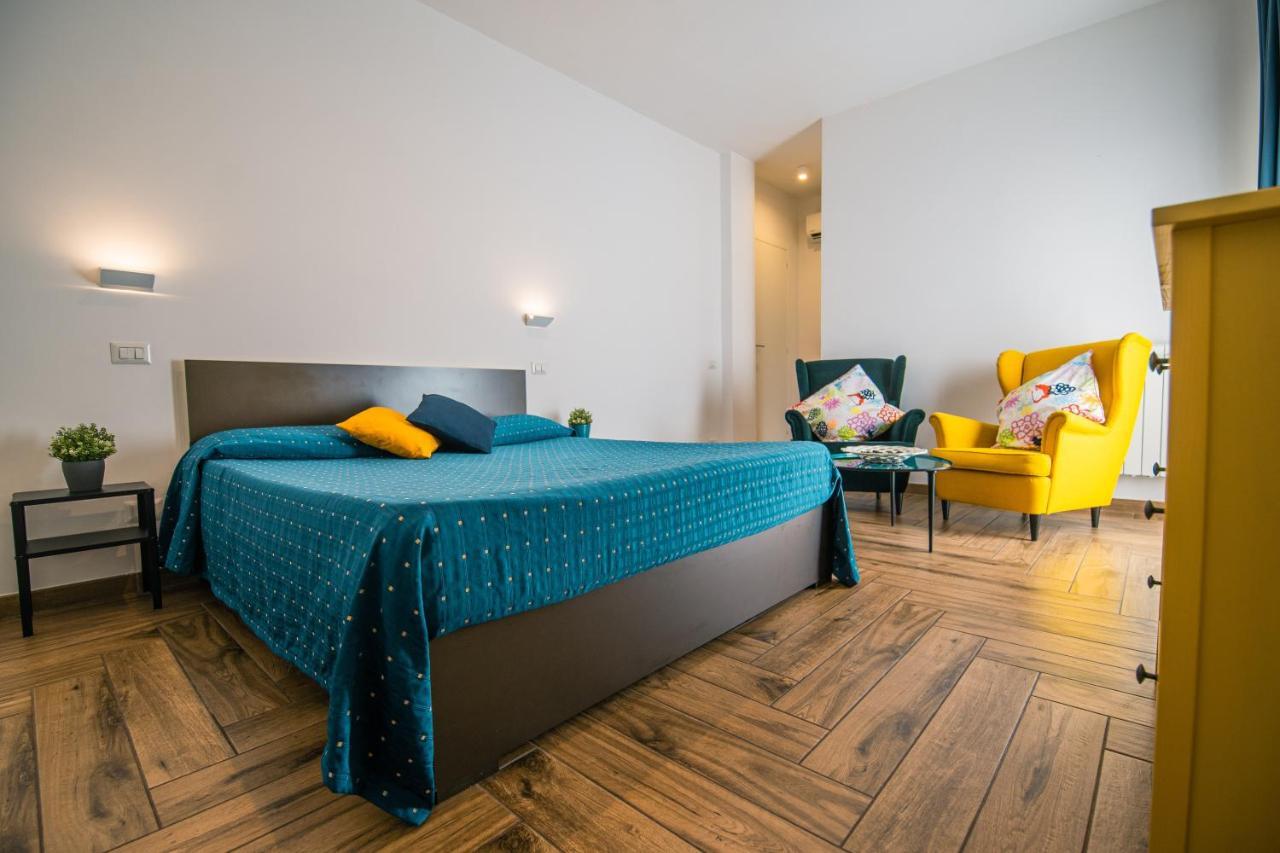 Hub Ferroviario - 12 Posti Letto Per Il Tuo Gruppo A Napoli Con Wifi E Netflix Bed and Breakfast Εξωτερικό φωτογραφία
