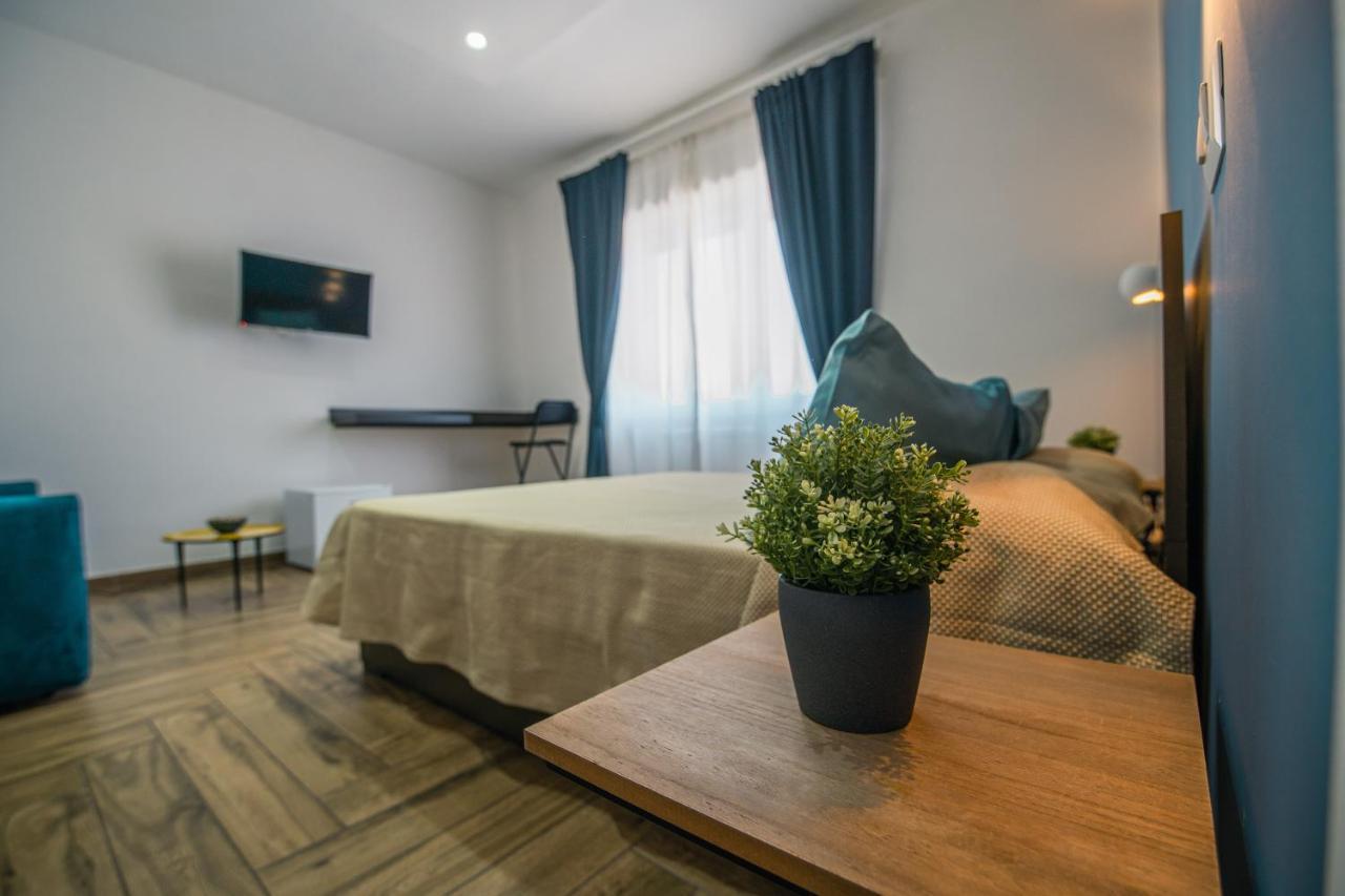 Hub Ferroviario - 12 Posti Letto Per Il Tuo Gruppo A Napoli Con Wifi E Netflix Bed and Breakfast Εξωτερικό φωτογραφία
