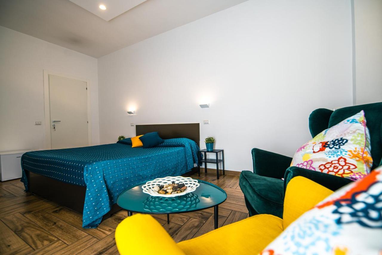 Hub Ferroviario - 12 Posti Letto Per Il Tuo Gruppo A Napoli Con Wifi E Netflix Bed and Breakfast Εξωτερικό φωτογραφία