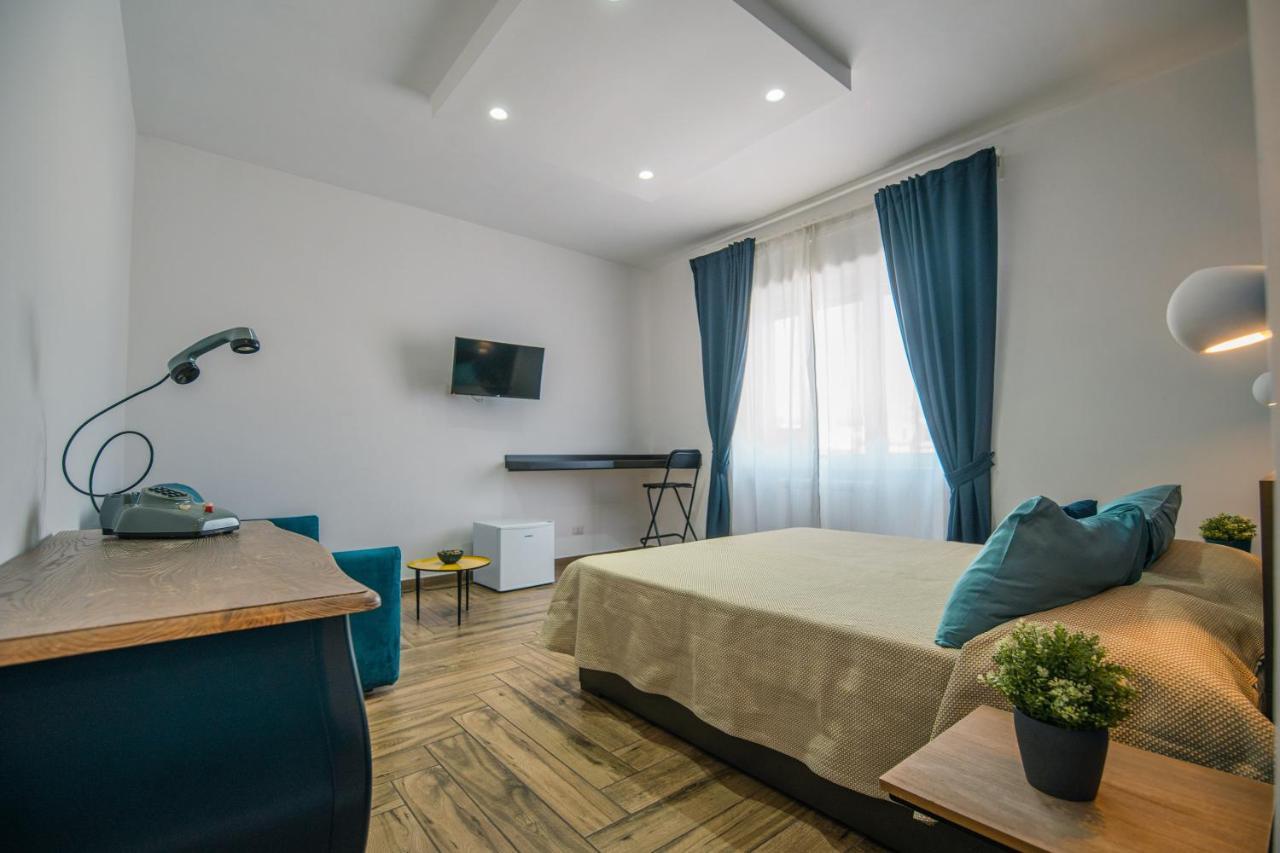 Hub Ferroviario - 12 Posti Letto Per Il Tuo Gruppo A Napoli Con Wifi E Netflix Bed and Breakfast Εξωτερικό φωτογραφία