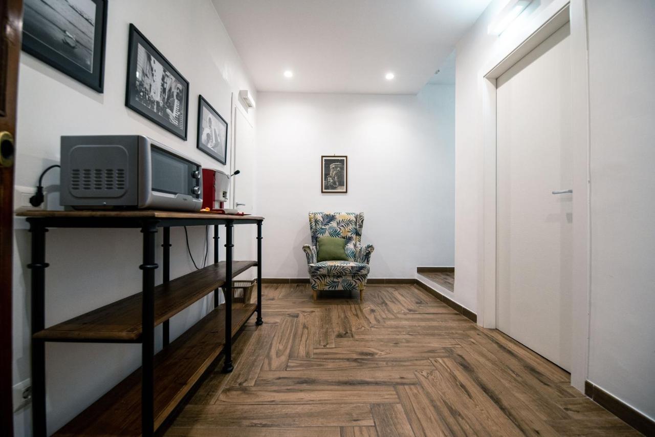 Hub Ferroviario - 12 Posti Letto Per Il Tuo Gruppo A Napoli Con Wifi E Netflix Bed and Breakfast Εξωτερικό φωτογραφία