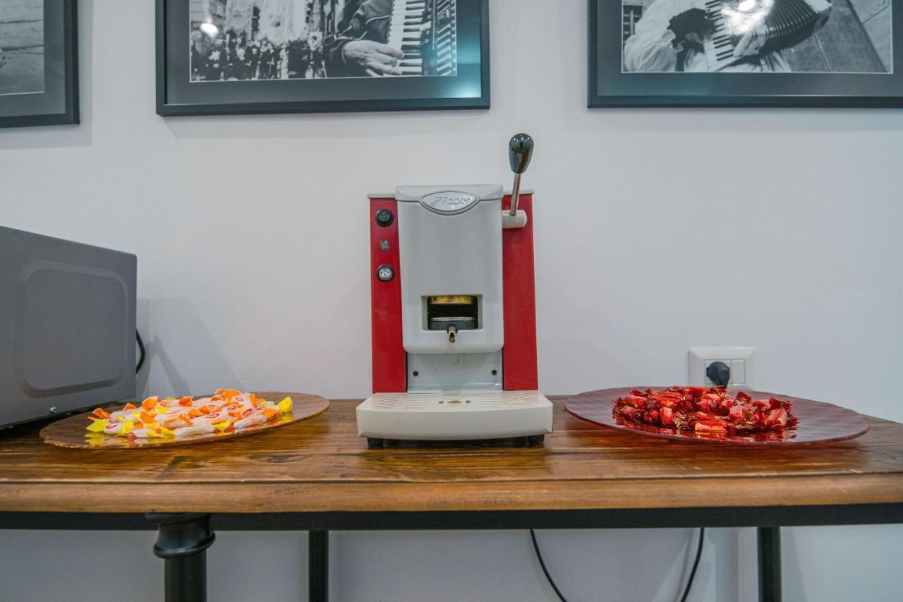 Hub Ferroviario - 12 Posti Letto Per Il Tuo Gruppo A Napoli Con Wifi E Netflix Bed and Breakfast Εξωτερικό φωτογραφία